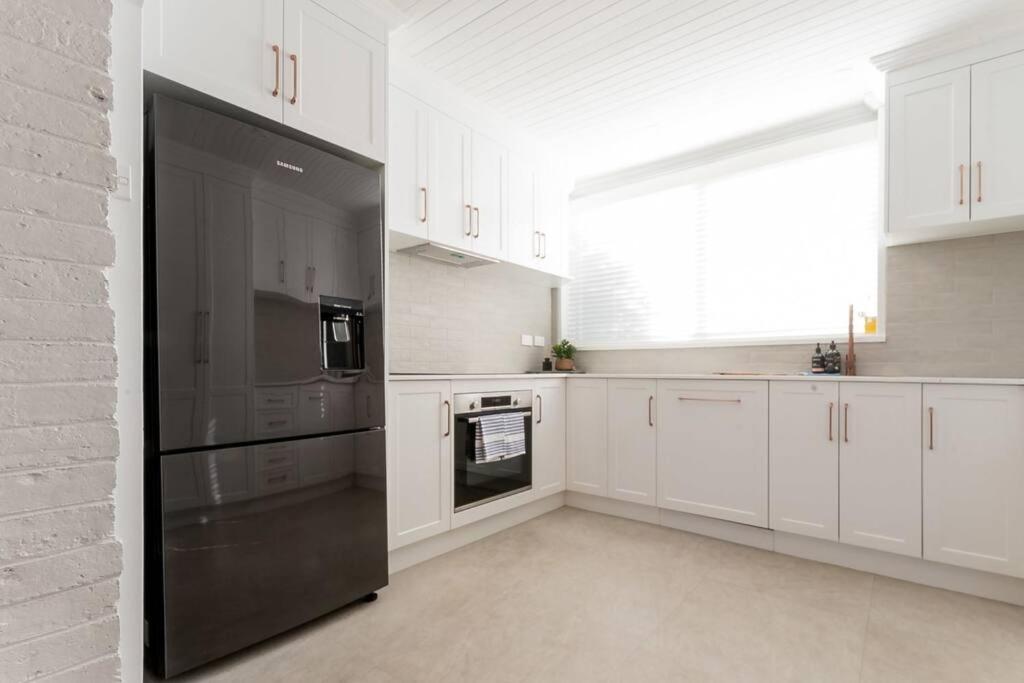 Historic Beauty In The Cbd! Parking And Wifi Appartement Launceston Buitenkant foto