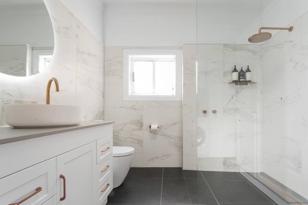 Historic Beauty In The Cbd! Parking And Wifi Appartement Launceston Buitenkant foto